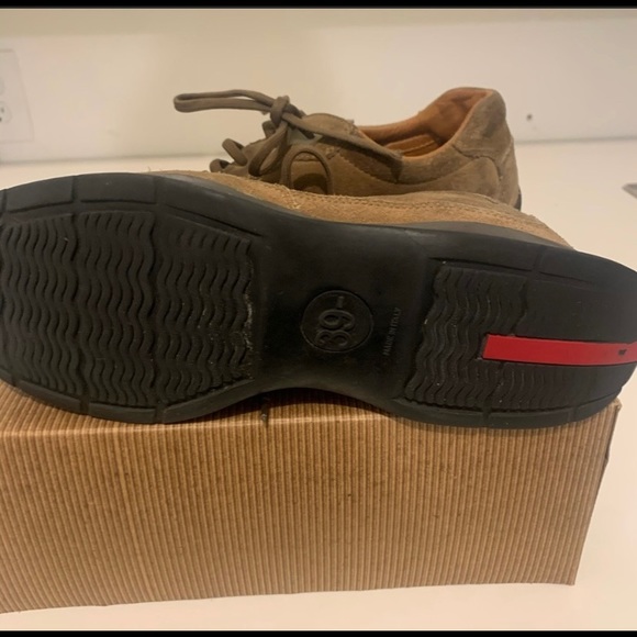 AUTHENTIC PRADA SNEAKERS - IMPERFECTIONS CAPTURED - Picture 3 of 4